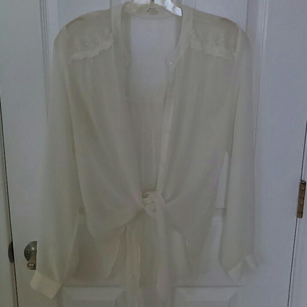 ☁Beige/White Button Down☁
